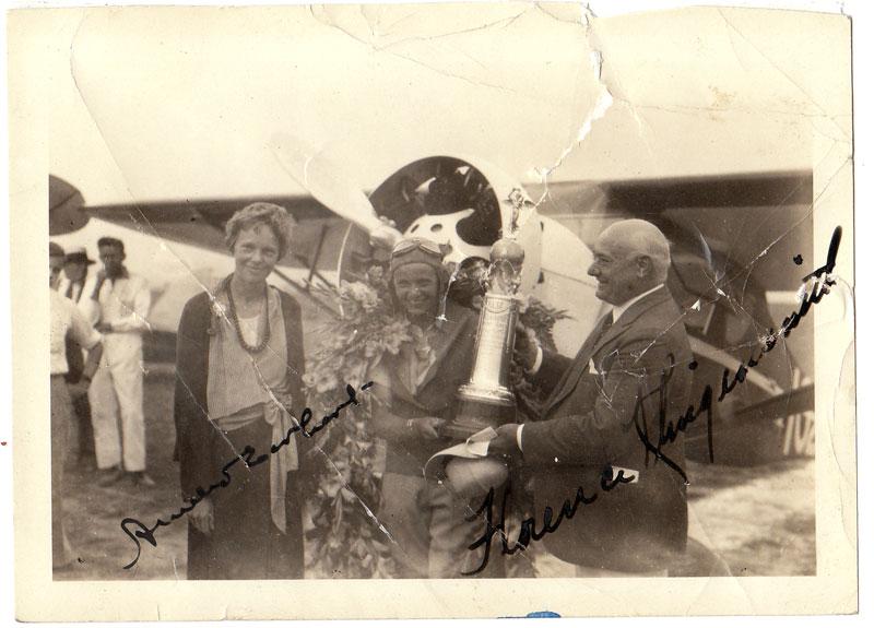 1460600 1933 Amelia Earhart